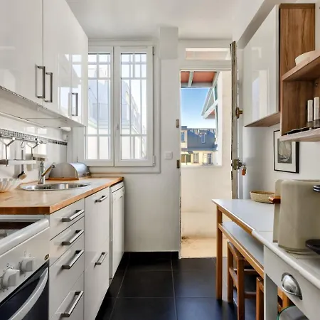 Apartment Stunning Parisian 1br Flat Near The Eiffel Tower