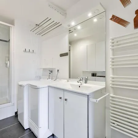 Apartment Stunning Parisian 1br Flat Near The Eiffel Tower