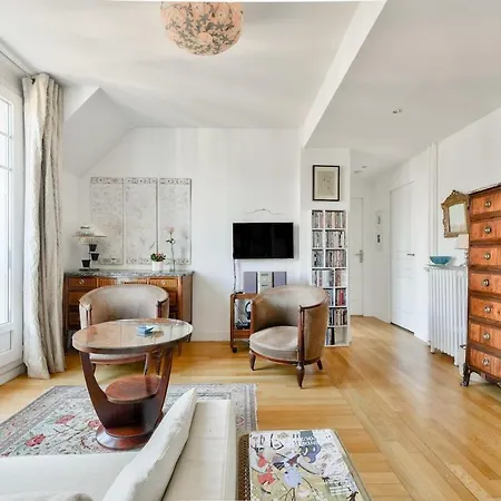 Stunning Parisian 1br Flat Near The Eiffel Tower Apartment